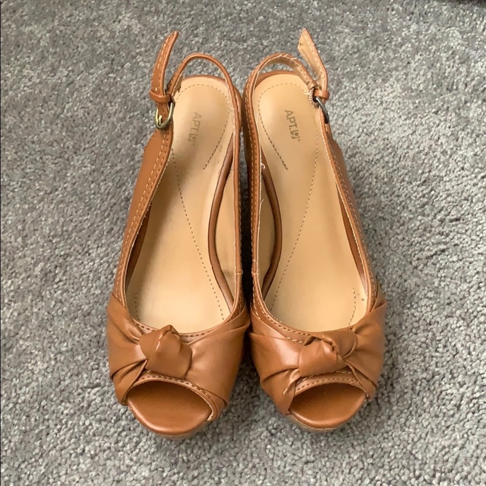 Women’s sz 6 wedges